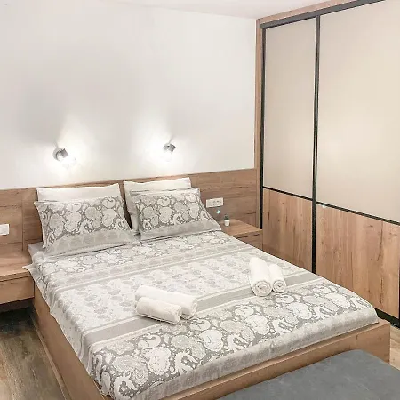 Sterna Apartment *