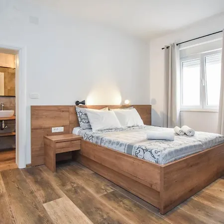 Apartment Sterna Turanj