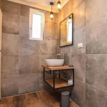 Sterna Apartman *